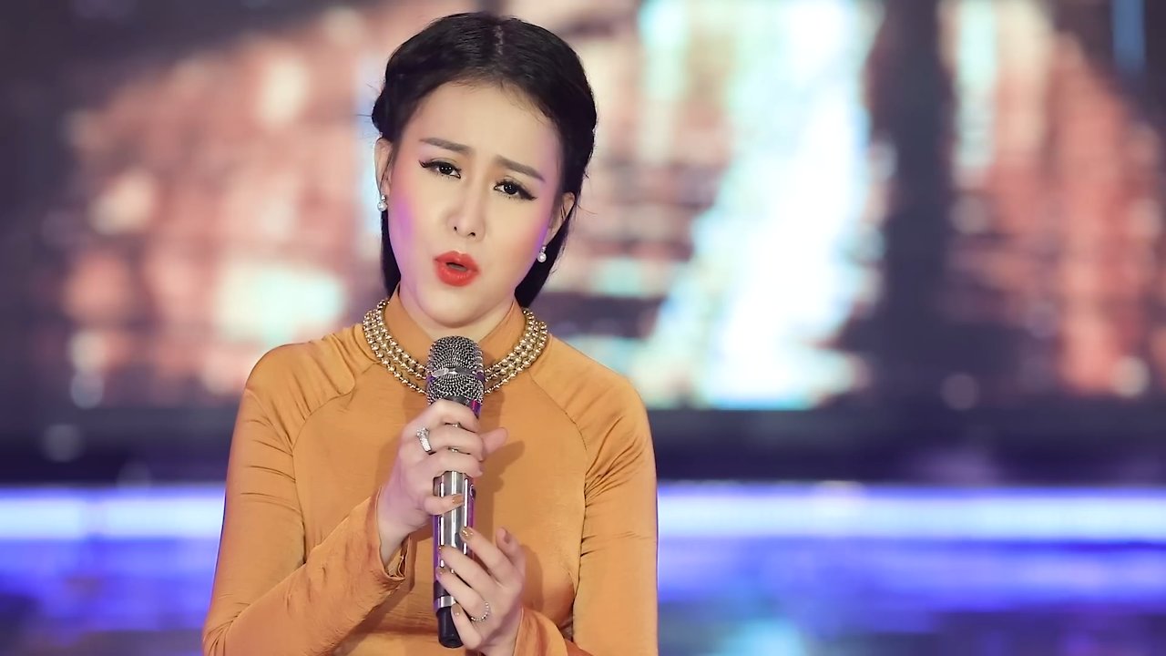 Hai Mùa Mưa   Ý Linh   Búp Bê Bolero Ý Linh Khiến Khán Giả Ngây Ngất Vì Giọng Hát Quá Ngọt Ngào 2